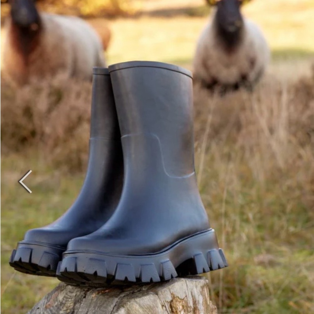 NWT ILSE JACOBSEN 3/4 RUBBER MOON CHELSEA BOOTS EURO 37 - Picture 1 of 15